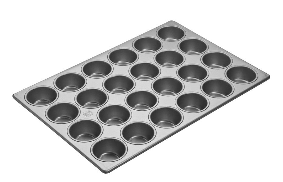 Plaque à cupcakes, peut contenir 24 cupcakes de 2-3/4" de diamètre, 4 rangées de 6, en acier aluminé émaillé. Cupcakes, 4 rangées de 6, acier aluminé glacé